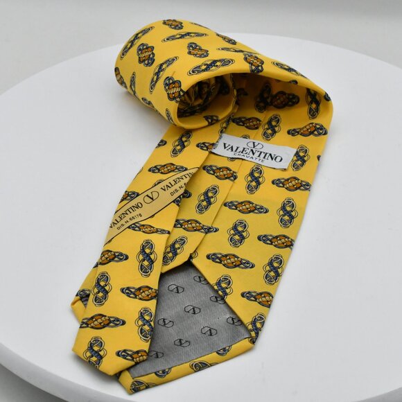 Valentino Cravatte Yellow 100% Silk Tie Hand Made Made In Italy - Picture 3 of 6